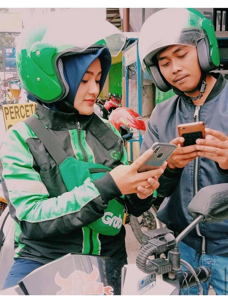 6 Momen Ketemu Driver Ojek Online Cantik Ini Bikin Betah