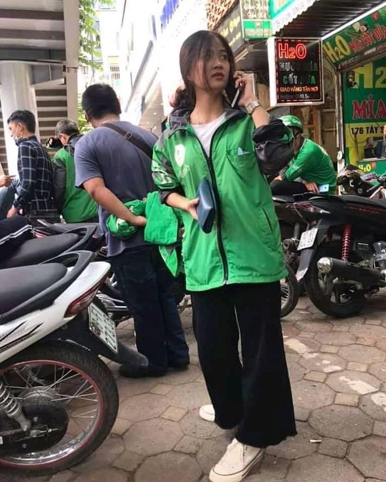 6 Momen Ketemu Driver Ojek Online Cantik Ini Bikin Betah